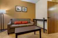 Common Space Comfort Inn & Suites Kenosha