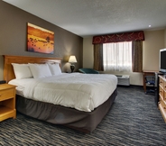 Bedroom 4 EverSpring Inn & Suites