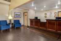 Lobby Comfort Inn & Suites Greeley