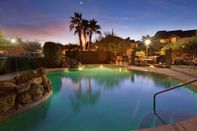 Kolam Renang Holiday Inn Express & Suites Phoenix/Chandler (Ahwatukee)