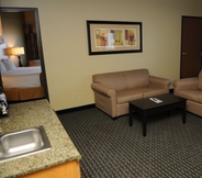 Common Space 7 Holiday Inn Express & Suites Phoenix/Chandler (Ahwatukee)