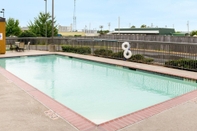 Swimming Pool Quality Inn