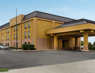 Exterior 2 Quality Inn