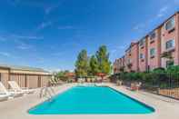 Kolam Renang Days Inn by Wyndham Camp Verde Arizona