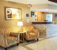 Lobby 4 Comfort Inn & Suites Wilkes Barre - Arena