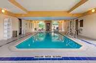 Swimming Pool Comfort Inn & Suites Wilkes Barre - Arena