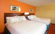 Phòng ngủ 2 Fairfield Inn & Suites by Marriott Winston-Salem Hanes Mall