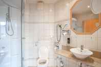 In-room Bathroom Comfort Hotel Am Kurpark