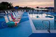 Hồ bơi Coconut Malorie Resort Ocean City a Ramada by Wyndham