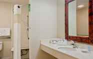 ห้องน้ำภายในห้อง 4 Hampton Inn & Suites Salt Lake City Airport