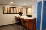Functional Hall Holiday Inn Express Columbia - Two Notch, an IHG Hotel