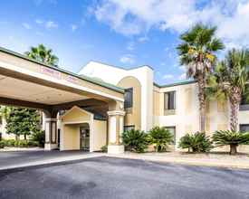 Bangunan 4 Quality Inn Darien - North Brunswick