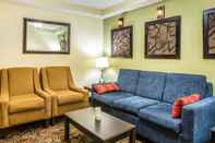 Ruang Umum Quality Inn Darien - North Brunswick