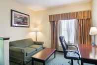 Common Space Quality Inn & Suites near I-80 and I-294