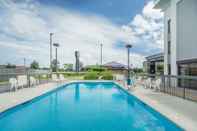 Swimming Pool Hampton Inn Jonesboro