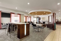 Quầy bar, cafe và phòng lounge SpringHill Suites Phoenix North