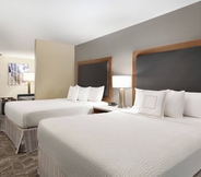 Phòng ngủ 6 SpringHill Suites Phoenix North