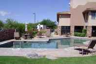 Kolam Renang Comfort Inn Benson near Kartchner Caverns