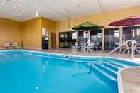 Swimming Pool Best Western Saluki Inn