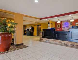 Lobi 2 Best Western Saluki Inn