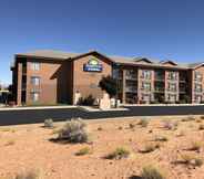 Luar Bangunan 6 Days Inn & Suites by Wyndham Page Lake Powell