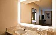 Toilet Kamar 4 Homewood Suites by Hilton Dulles Int'l Airport