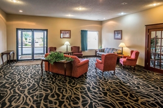 Lobi 4 Quality Inn & Suites Mendota near I-39