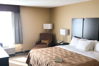 Phòng ngủ Quality Inn & Suites Mendota near I-39