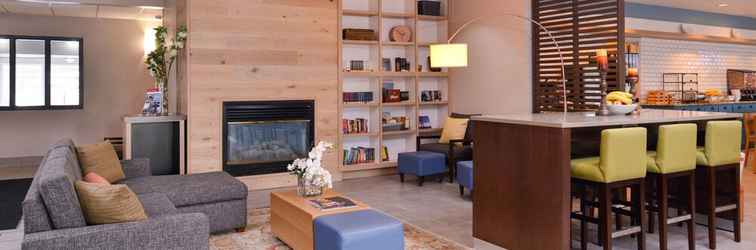 Lobby Country Inn & Suites by Radisson, Omaha Airport, IA