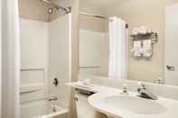 In-room Bathroom Microtel Inn by Wyndham Louisville East