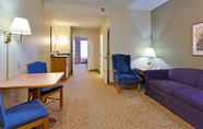 Common Space 7 Country Inn & Suites by Radisson, Mount Morris, NY