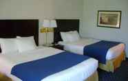 Bedroom 7 Comfort Inn & Suites Tipp City - I-75