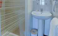 In-room Bathroom 3 Hotel Avama Prony