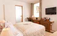 Bedroom 2 Hotel Baseler Hof