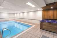 Swimming Pool Adina Serviced Apartments Canberra Kingston