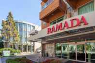 Bên ngoài Ramada by Wyndham Vancouver Airport