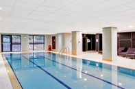 Swimming Pool Radisson Blu Hotel Manchester, Airport