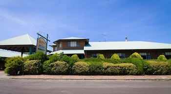 Exterior 4 Tree Top Walk Motel