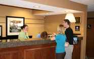 Lobby 2 Hampton Inn Salina