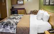 Bedroom 7 Sleep Inn Austintown