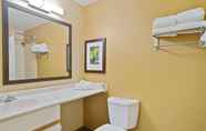 In-room Bathroom 7 Extended Stay America Suites Washington DC Reston