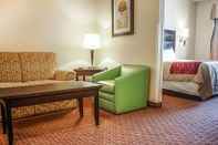 Common Space Quality Inn & Suites