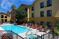 Kolam Renang Hampton Inn & Suites Tucson-Mall