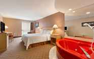 ห้องนอน 5 Days Inn by Wyndham Niagara Falls Near The Falls