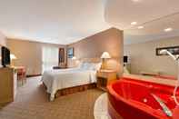 ห้องนอน Days Inn by Wyndham Niagara Falls Near The Falls