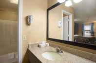 In-room Bathroom Super 8 by Wyndham Henryetta