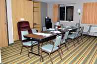 Ruangan Fungsional Super 8 by Wyndham Clearfield