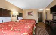 Bedroom 7 Super 8 by Wyndham Texarkana AR