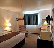 Bedroom 6 Americas Best Value Inn Torrington