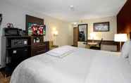 Kamar Tidur 7 Red Roof Inn PLUS+ & Suites Malone